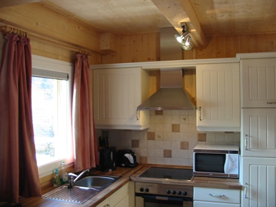 Fully Fitted Kitchen